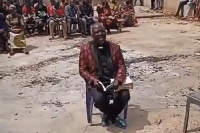 Nigerian Christians refuse to leave churches razed by Islamists